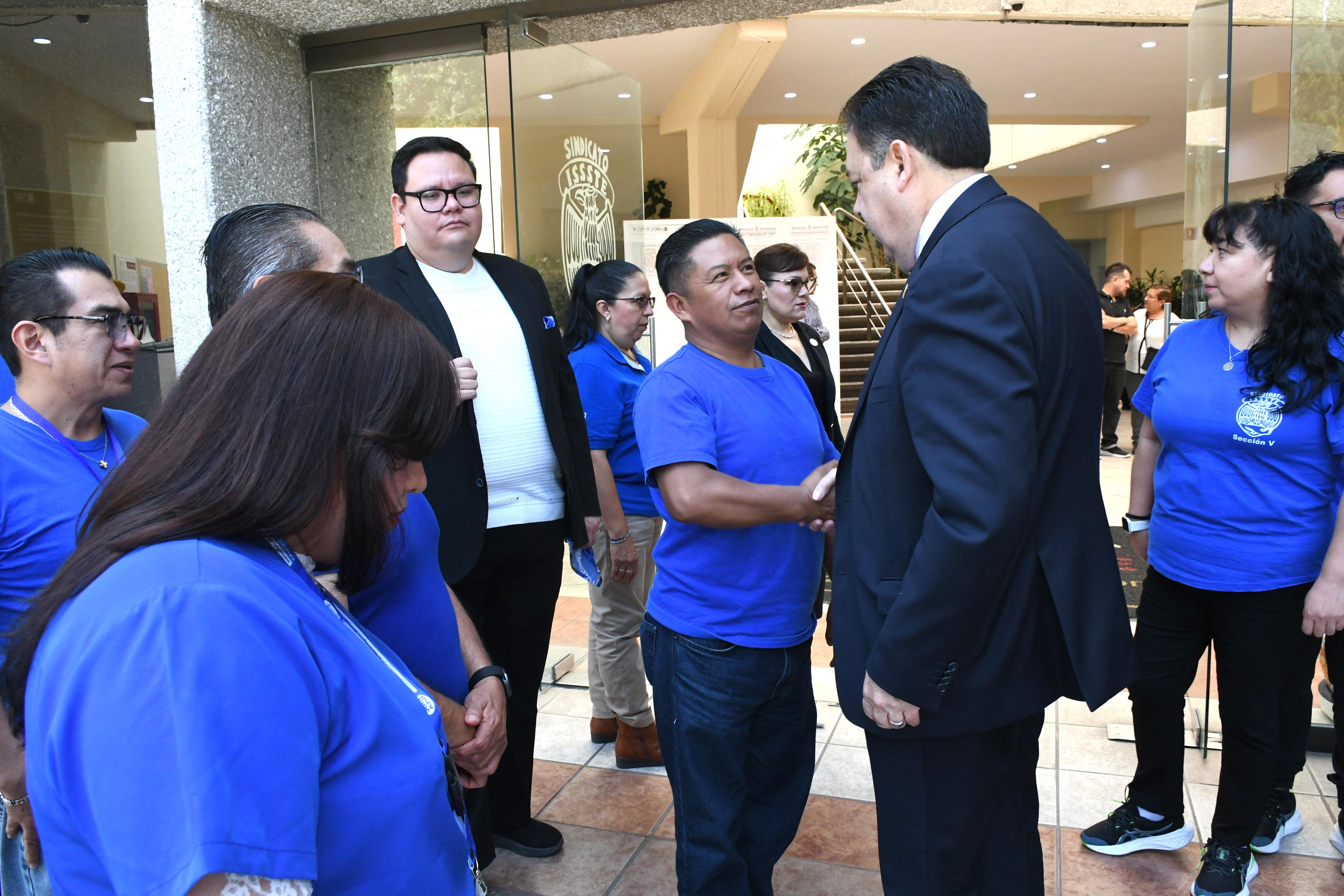  Vista de compañeros de la Sección V, CMN “20 de Noviembre”